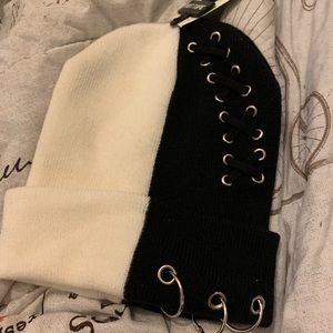 Hot topic beanie nwt